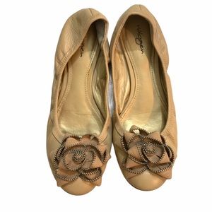 Halogen Beige Zipper Rosette Ballet Flats